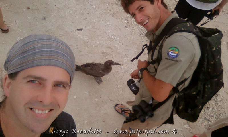 Et les animaux n’ont pas enregistré une peur de l’humain! Ils ne le craignent pas!!! ... Cette scène croquée avec Nicolas, notre guide formé par le parc national et qui nous accompagne partout pour nous parler de la nature, la culture, l'histoire,... est très fréquente!!!