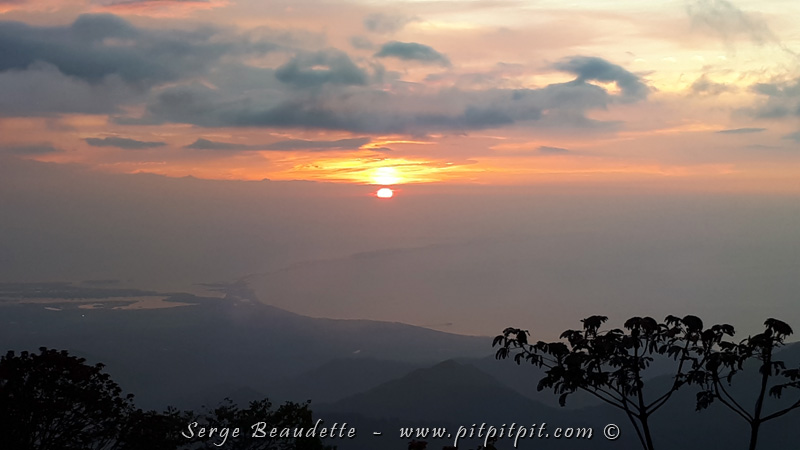 Nous sommes encore sur les hauts sommets de Santa Marta, et la vue est toujours aussi magnifique. 